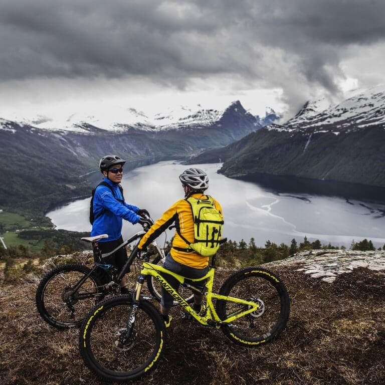 widex-couple-cycling