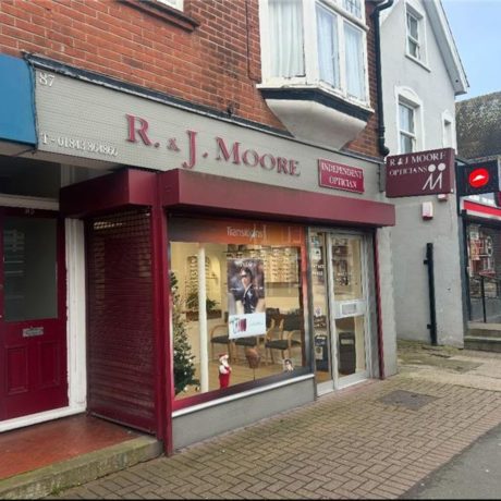 R&J Moore Opticians front practice in Broadstairs.